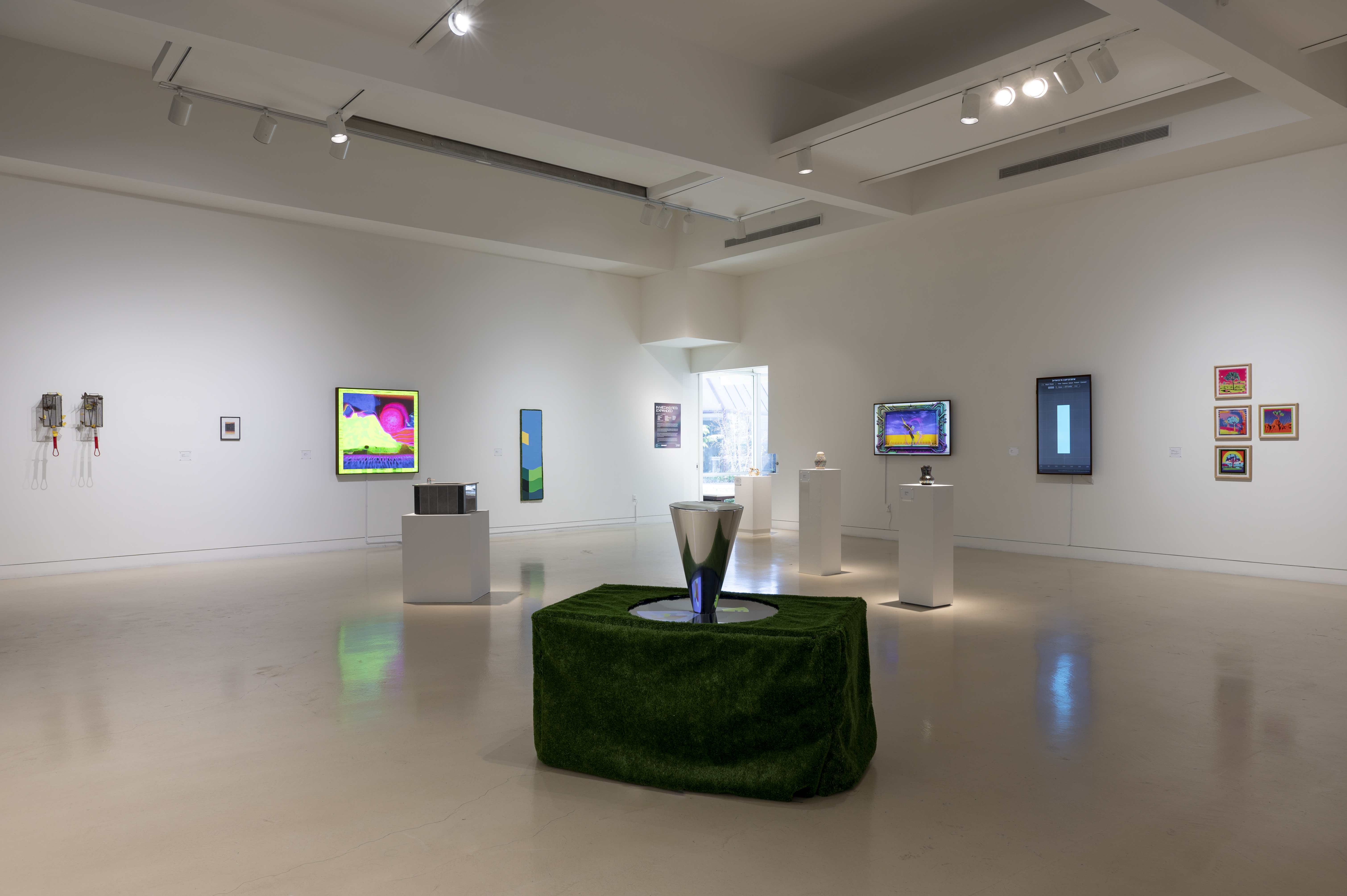 In Medias Res Exhibition Photo 5